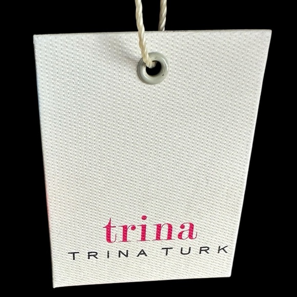 🌸 Stunning Trina Turk Floral on Black Crossbody Bag - NWT🌸 - Picture 3 of 12